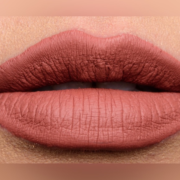 Anastasia Beverly Hills Matte Liquid Lipstick- Hudson - Picture 7 of 13